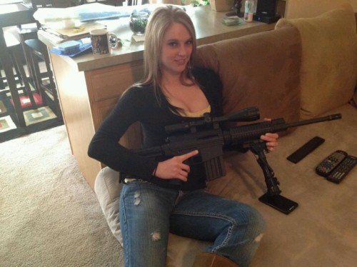 girlandguns:  Girl With Gun  follow me at : http://girlandguns.tumblr.com/