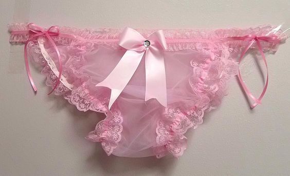 ppsperv: autogynephelia:  Museum quality ❤&gt;&gt;&gt;Pretty Pink Sissy!&lt;&lt;&lt;