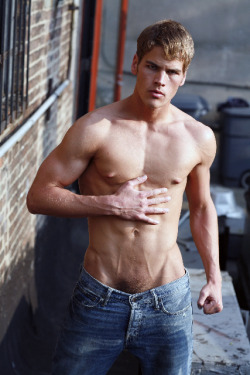 hotinjeans:  Travis Hanson