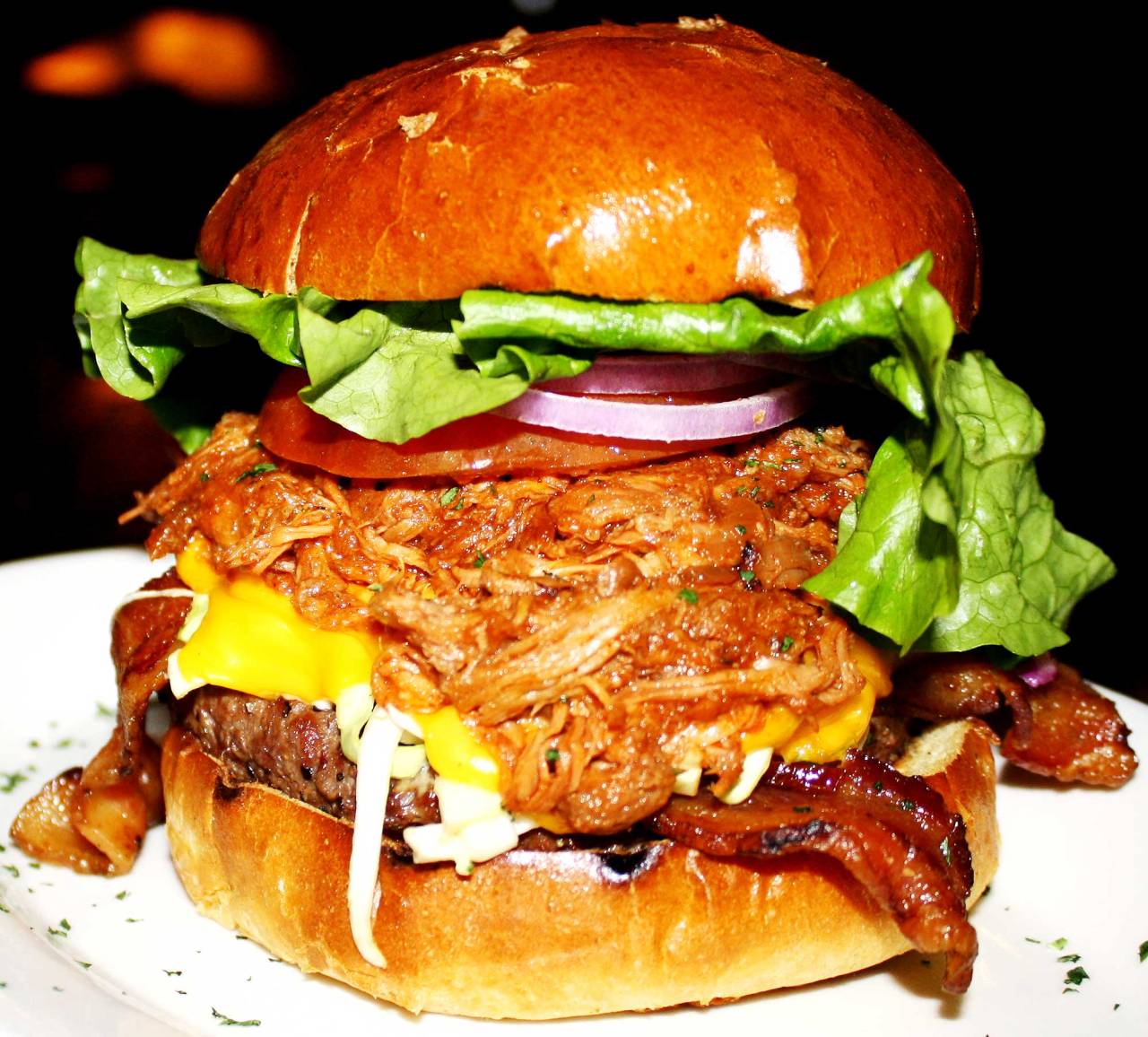 food-porn-diary:  Hot Stuffed Mama Burger [2000x1807] 