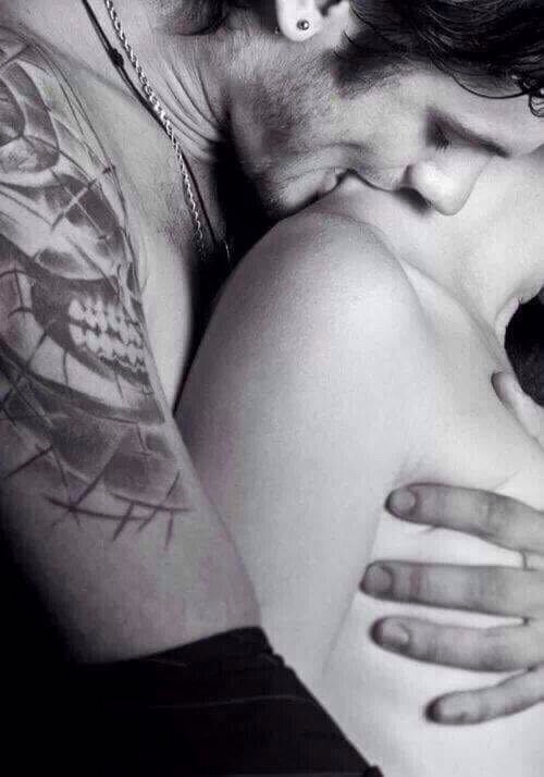 secretsecretboudoir:Nibble ….then consume