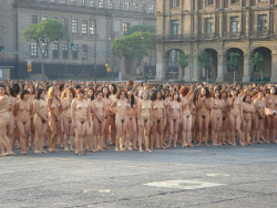 hysteroids:  Tunick_Mexico_May2007_20 by