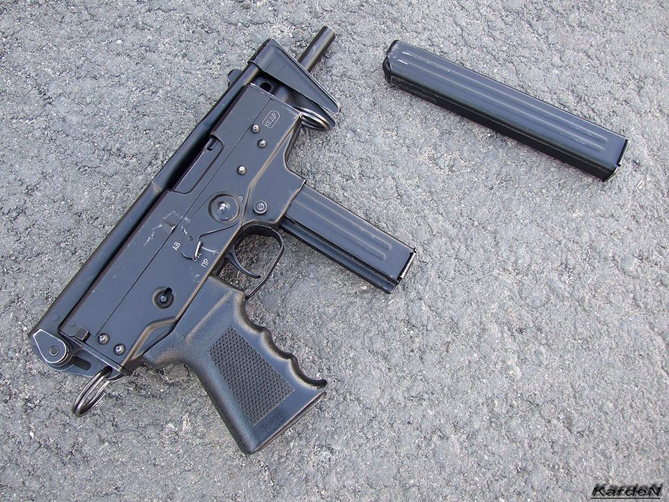 weaponslover:  Russian PP-91 “Kedr” 9x18mm Machine pistol devolved by Yevgeny