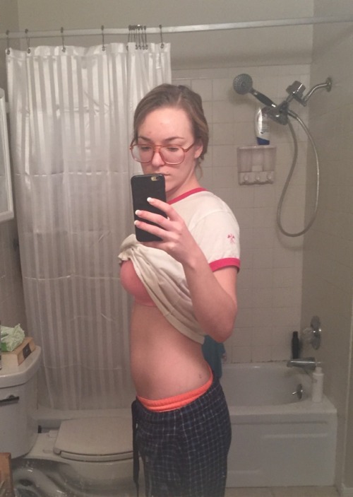 Porn Pregnant Beauty 18+ photos