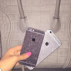 glamheaven:  allthangzglam:  AllThangzGlam  Glam life 💅💅