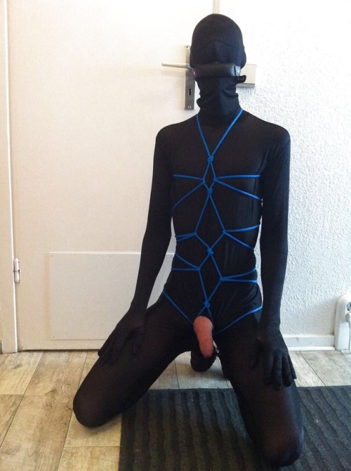 Artgerechte Haltung Ich im Zentai