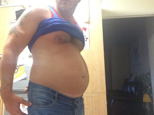 mpregdilfs: Dad had always taken pride of being in an excellent shape for his age. “How m
