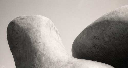 Henry Moore - Large Two FormsRicoh GR1s // ILFORD FP4