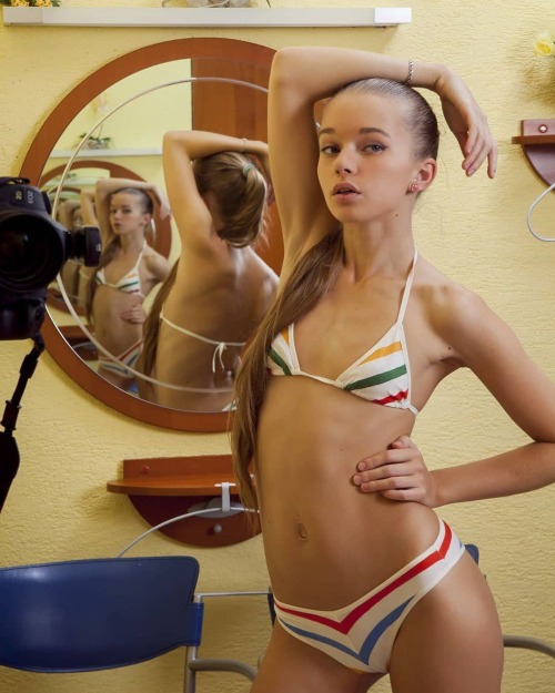 babes-r-us-3:  Olga Beibii is such a cute tease