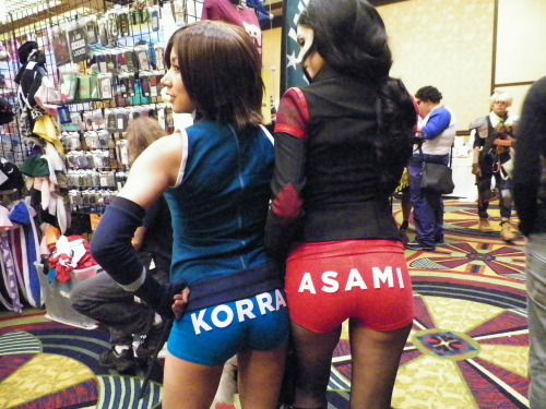 welcomeyurilovers:  They let me take a picture of them…all of them xD One of the Best korrasami cosplays at ALA  <3 totally made my day XD  <3 ///////<3