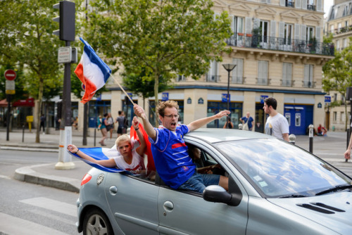 Scenes de joie, Paris , Place Daumesnil 15 juillet 2018.