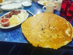 Thats a big ass pancake (at Harold’s