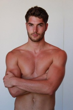 takemetobedandloosemeforever:  Nick Bateman 