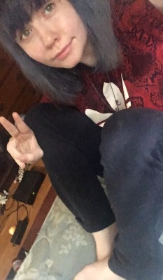 tinylilangel0:  No makeup but heres some booty💖
