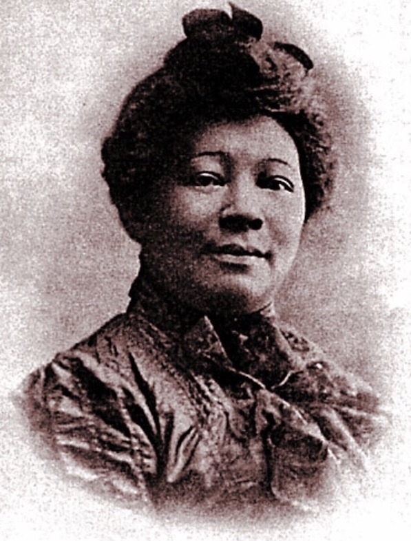 golden-melanin:  February 1st Fact #1  JOSEPHINE SILONE-YATES WAS BORN on Nov. 15,