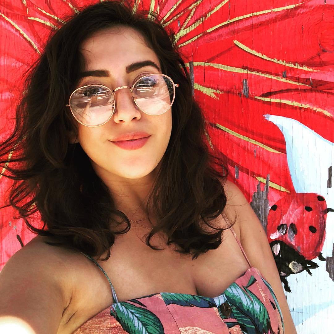Know your angles. Be LaCroix. Drink all the piña colodas. (at MARIACHIS &amp;