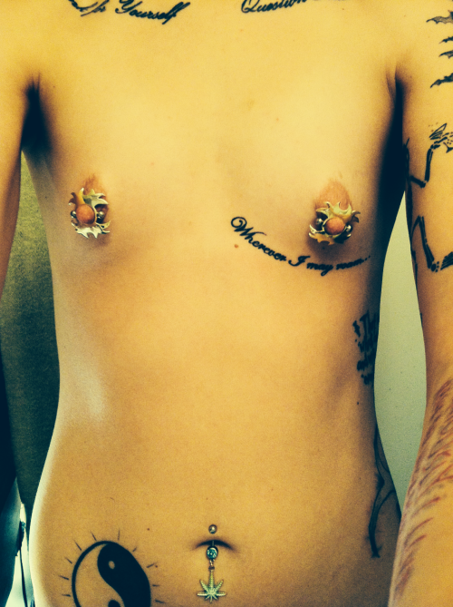 dago-crafts:awesomekiltedlad:painobsessed:  I love these!  Beautiful small breasts and stunning nipp