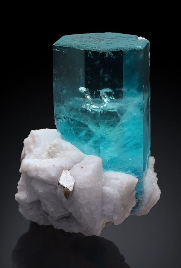 bijoux-et-mineraux:  Aquamarine and Albite -  Shigar Valley, Skardu District, Baltistan,