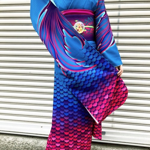 zabchan:tanuki-kimono:tanuki-kimono:Damn this “Winter mermaid” furisode by Iroca is impr