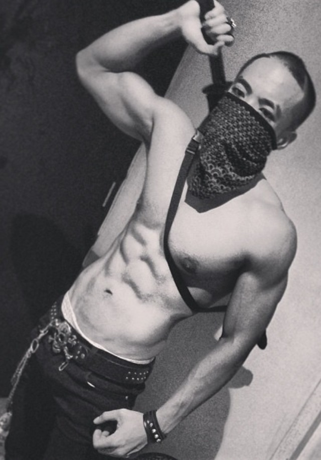 hunkinside:  asianmusclefetish:  Original post: http://asianmusclefetish.tumblr.com