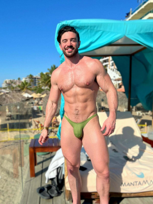 beards-of-paradise:Steve Grand