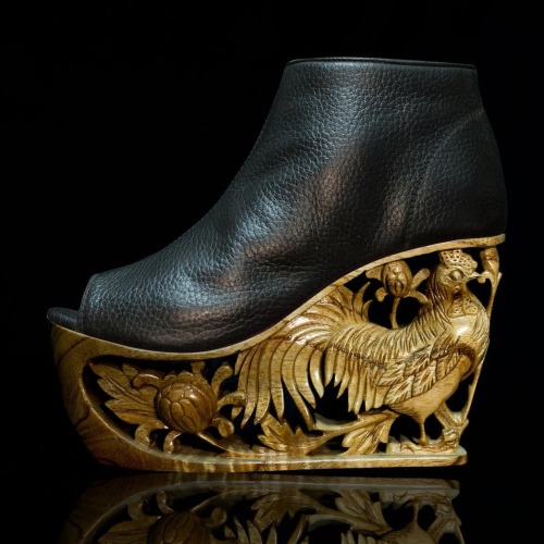 sosuperawesome:Hand Carved Wood Platform Wedge HeelsFashion4Freedom on Etsy 