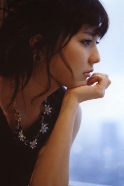 asiadreaming:  erina mano | 真野惠里菜