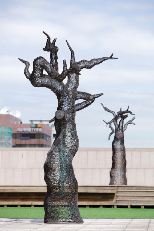 myampgoesto11: Copper tree sculptures by Korean artist Lee Gil Rae 