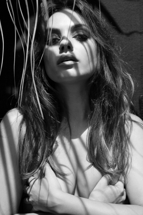 chicandrebel: Mila Kunis by Cliff Watts Ph. for Esquire 2012