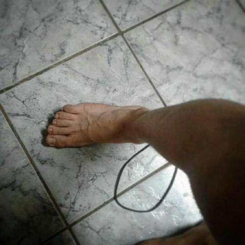 By @enrique.sendo | #malefoot #malefeet #malefootfetish #feet #foot #footporn #patas #hotmalefeet #h