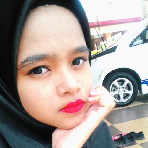 lalaq:Adib Nabilah  Budak kuantan. Umo 17 time ni. Sape nak tgk gambar bogel dia sila reblog byk2