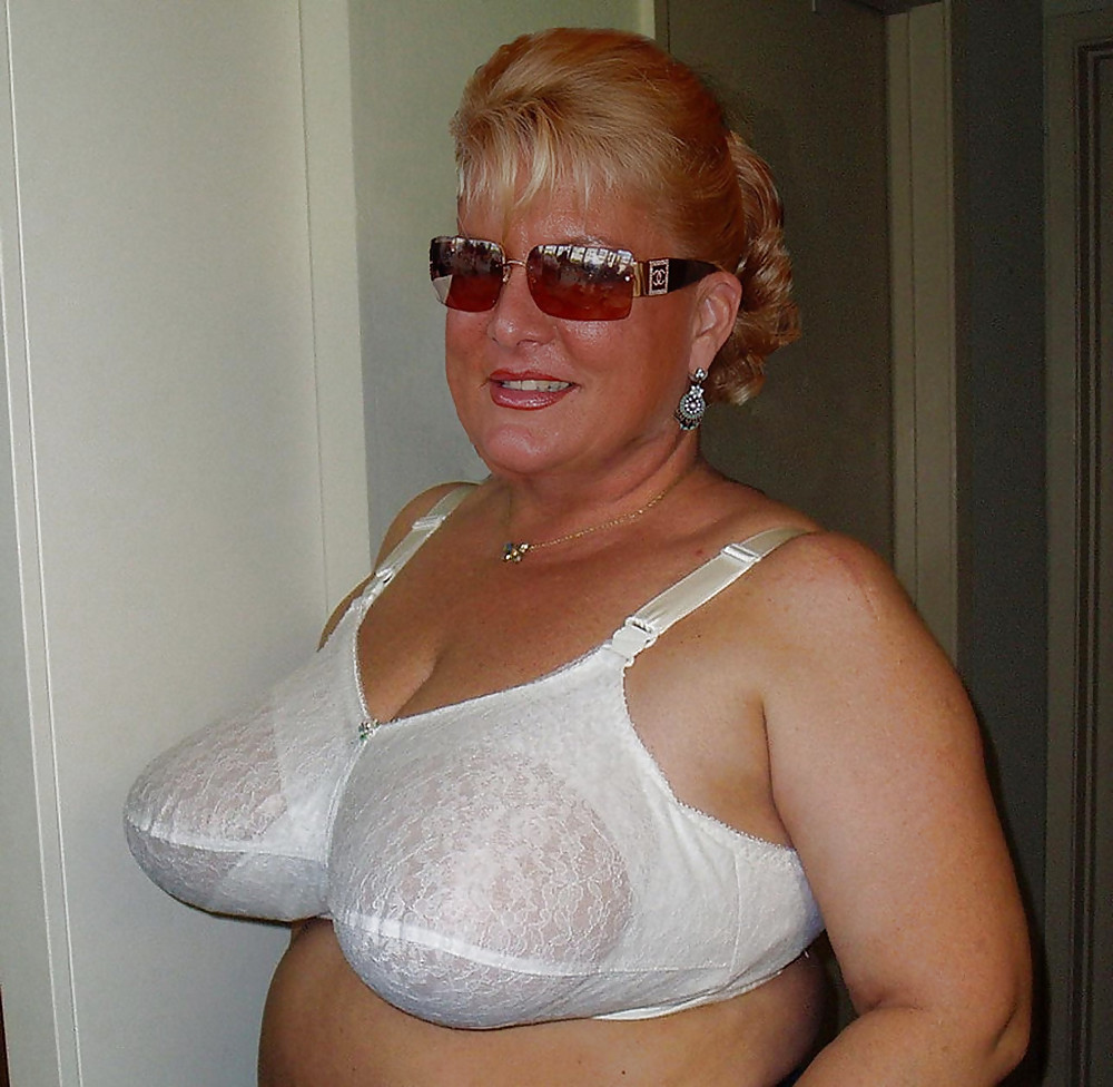 Lingerie bra mature granny