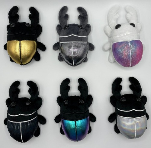 rad-roach:sosuperawesome:Plush BeetlesFrisk Wolfie Customs on Etsy I’ve brought a crab and isopod f