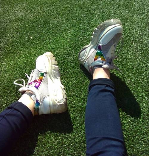 ⚽ #legs #football #footballfield #sneakers #green #white #black #schoolgirl #school #kawaii #sun #fr