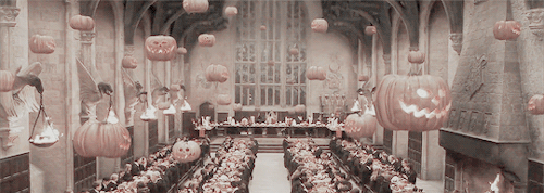 cruvcio:A thousand live bats fluttered from the walls and ceiling while a thousand more swooped over