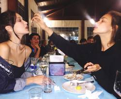 Yes I feed u …🍴🍴🍴🍴 @bellahadid