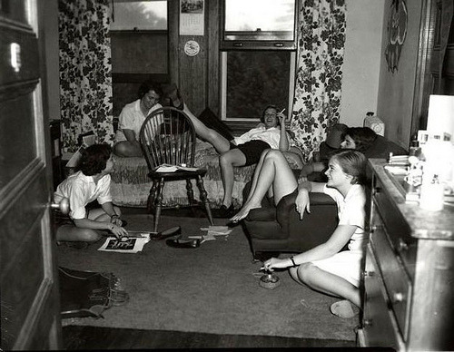 fuckyeahvintage-retro:  Student life at Vassar College, NY c.1950s (via) 