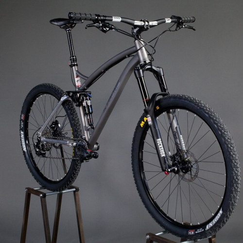 kinkicycle:  Ready to get dirty. #tibicycle #customframe by Carl Strong
