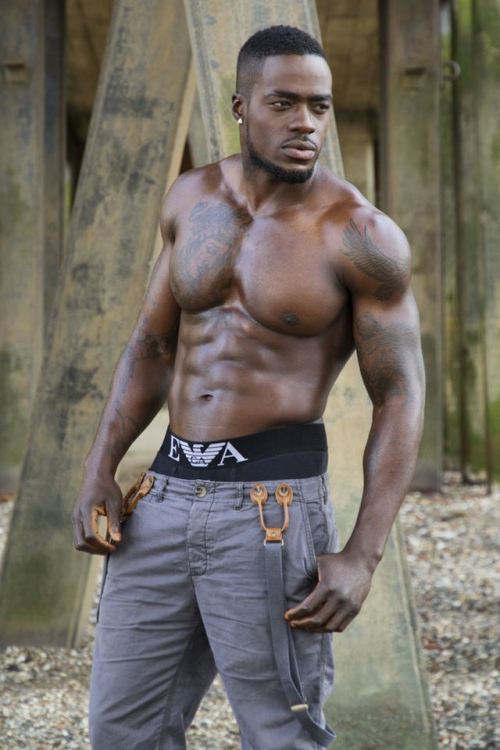 fckyeahprettyafricans: OUR INTERVIEW WITH ONE OF AFRICA’S FINEST MAN, ADONIS O’HOLI: 1. 