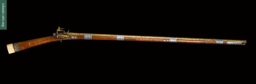 Ornate gold and ivory decorated miquelet musket originating from Persia or the Caucuses, early 19th 