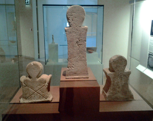 speciesbarocus: Hellenistic-style gravestones from the Tylos period @ Bahrain National Mus