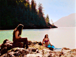 miniaturekiller:  ouat casts twitter pics vs. scenes they were shooting (8/?) 