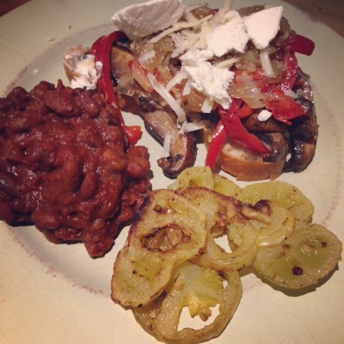 Dinner: sautéed portobellos, grilled roasted red pepper, maple caramelized onion, #sagefarm #chevre all on #homemade bread, whiskey baked beans and fried green tomato that fell off the vine in my garden this weekend. #makeityourself #makegoodfood...