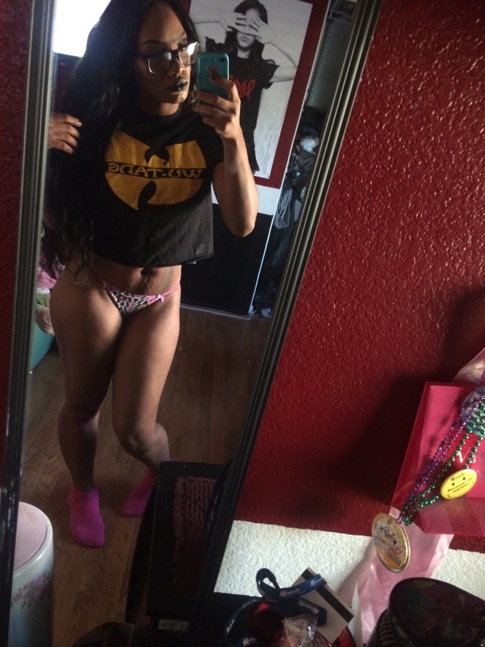karrijasminetho:  meatgod:  Mirror, mirror on the wall who as the phattest ass of