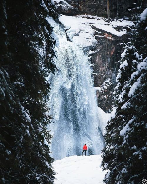 Die Krimmler Wasserfälle im Winter - ein grandioser Anblick! © @photography_by_thomas_pfister#welo