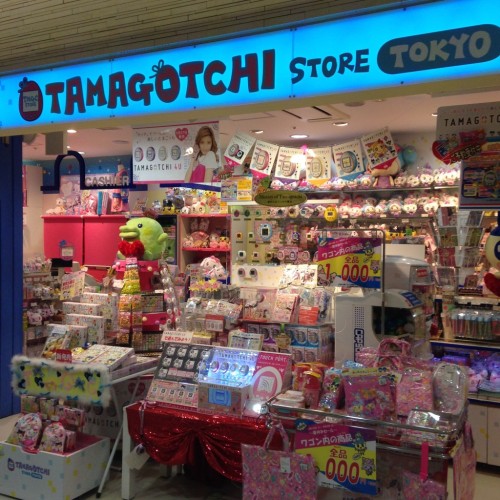 mothersushi: sludge-metal: arielinkawaiiland:Tamagotchi Store in Character Street, Tokyo Station. Th