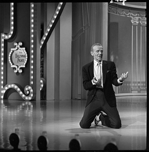 freddie-my-love:Fred Astaire dancing on his knees at The Hollywood Palace, 1966