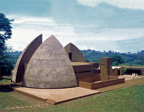 wandrlust: Mityana Pilgrims’ Centre Shrine, Uganda, 1988 — Justus Dahinden