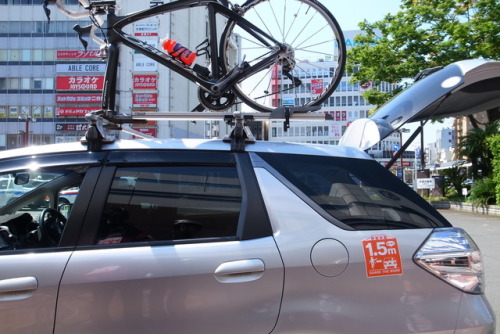4.29 satRCCライド伊豆with思いやり1.5m運動。車と自転車の安全な車間距離を駅や幹線道路を走りながらPR。