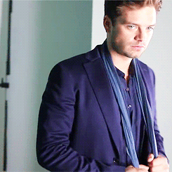 hurinthalions:  SELF STYLIN WITH SEBASTIAN STAN 